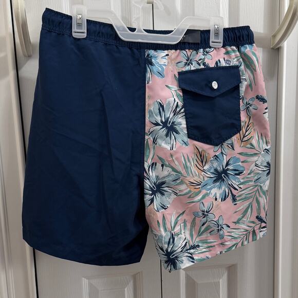 NWT Crown & Ivy men’s Large swim shorts trunks color block, 3 pockets, netting - Picture 2 of 5